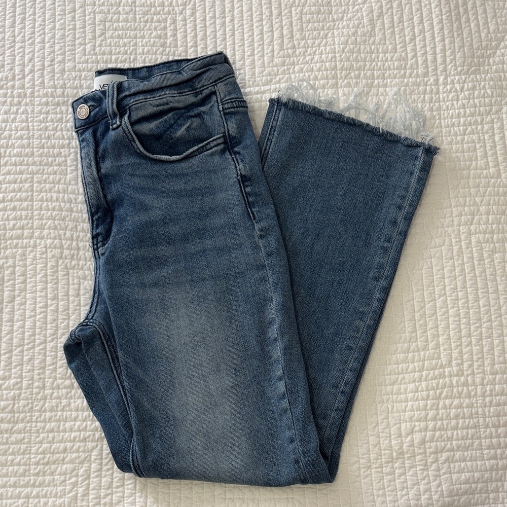 Vervet Cropped Blue Jeans with Raw Hem Size 27
